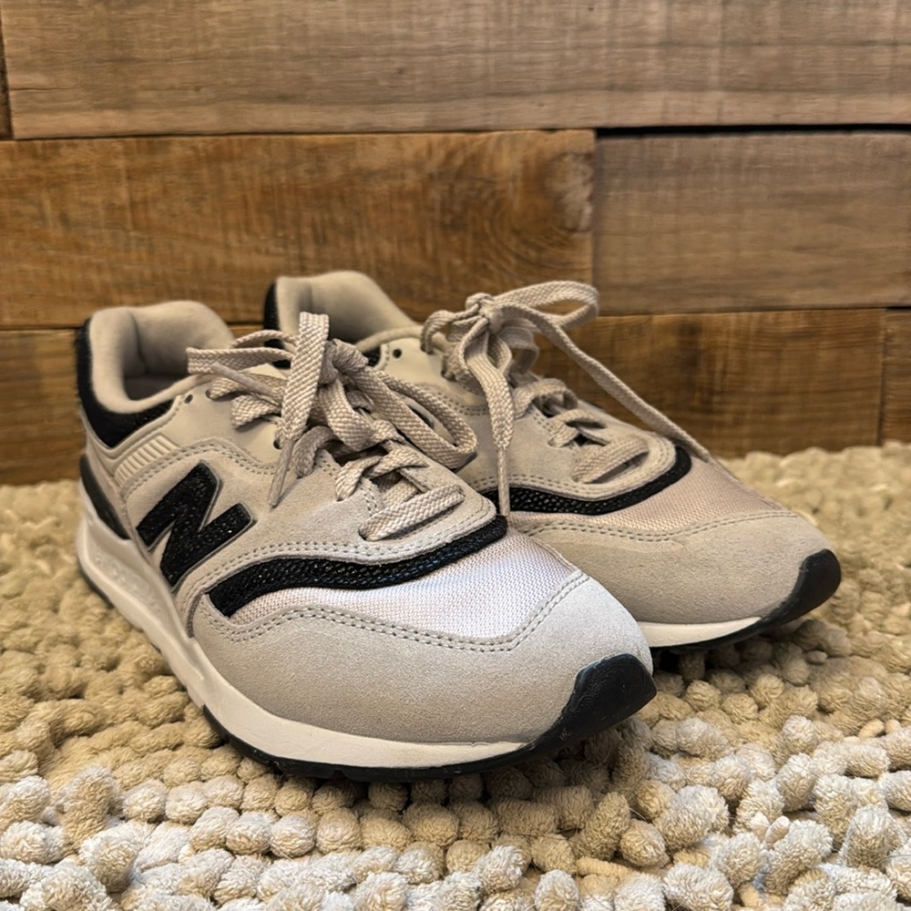 New Balance 997H size 6.5